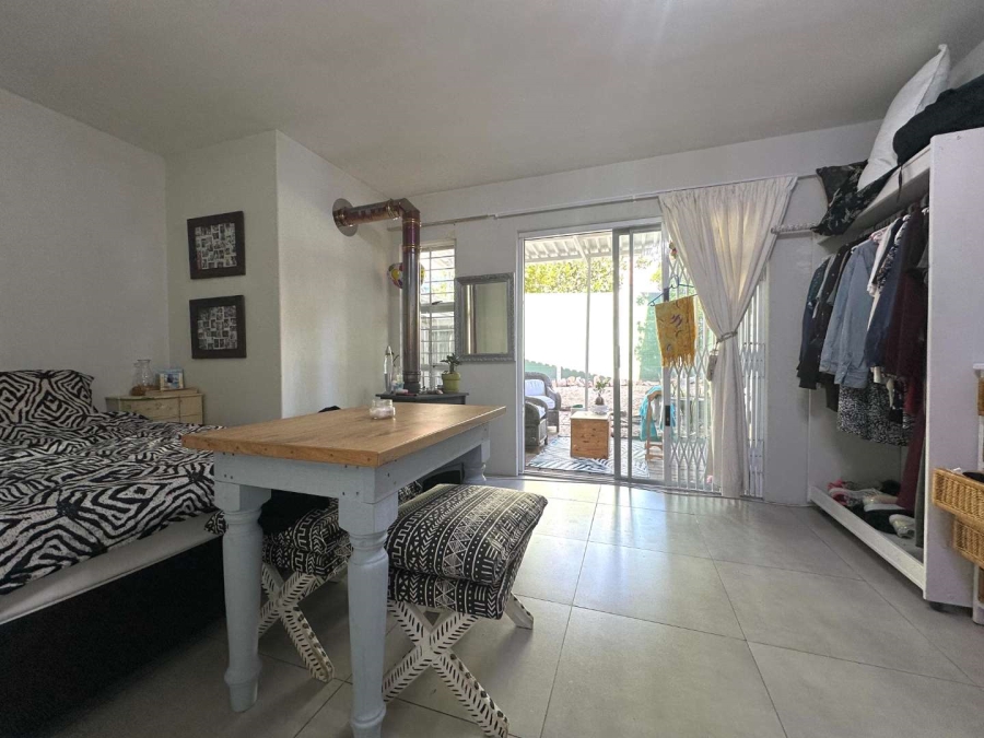 2 Bedroom Property for Sale in Lakeside Western Cape